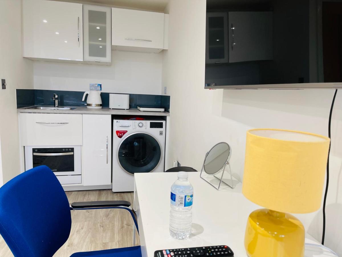 New Modern Studio Apartment, Parking, Netflix Kenilworth Eksteriør billede