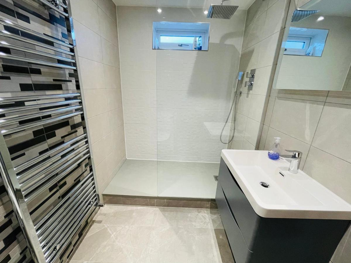 New Modern Studio Apartment, Parking, Netflix Kenilworth Eksteriør billede